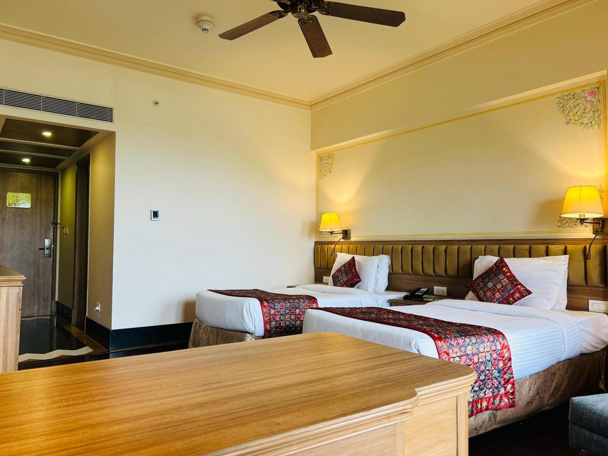 Indana Palace Jaipur Ngoại thất bức ảnh